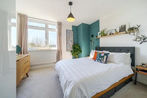 134 Strathdon Drive, London, SW17 0PP