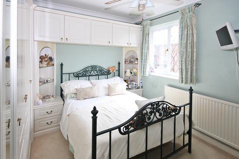 2 bedroom semi-detached house for sale, Oak Tree Road, Ampthill, Bedford, Bedfordshire, MK45