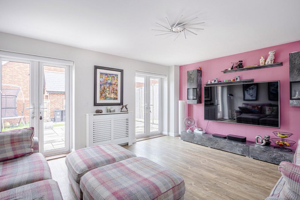 Dairy Lane, Stansted, Essex, CM24 3 bed end of terrace house £499,995
