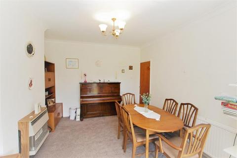 3 bedroom end of terrace house for sale, Shrewsbury Avenue, Kenton, HA3 9NE