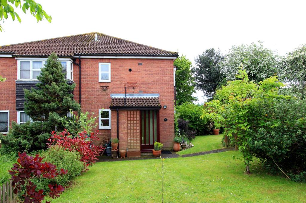 Margaret Close, Abbots Langley, Hertfordshire, WD5 1 bed end of terrace