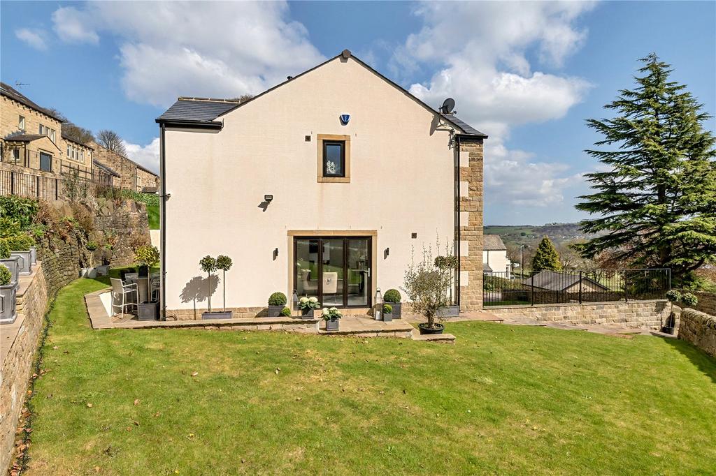 Keighley Road, Oakworth, Keighley, West Yorkshire, BD22 4 bed detached