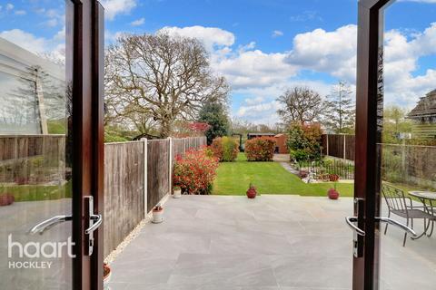 68 Burnham Road, Hullbridge, Hockley, SS5 6BQ