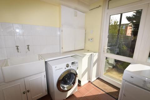 6 Avenue Road, Isleworth, TW7 4JN