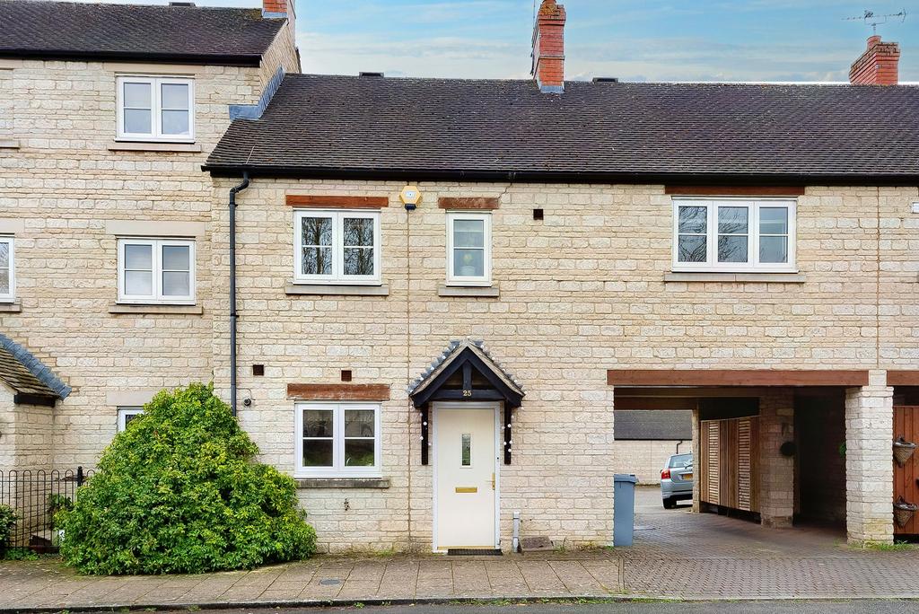Campion Way, Witney, OX28 2 bed terraced house for sale £280,000