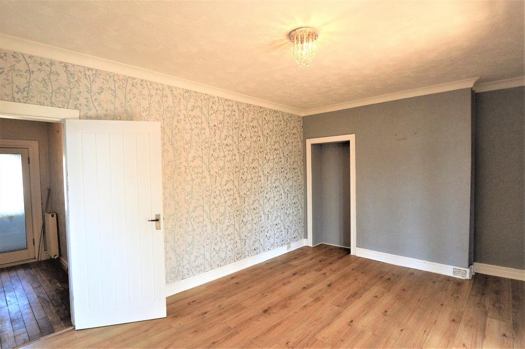 6 McKillop Place, SALTCOATS, KA21 6AZ 2 bed semidetached bungalow £