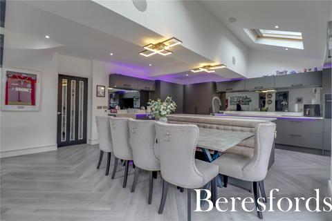 20 Wid Close, Hutton, Brentwood, CM13 1JQ