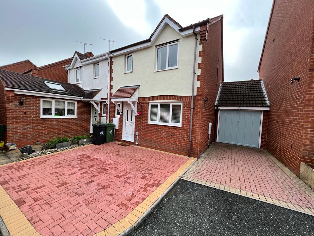 Harley Warren, Worcester, WR4 0SA 3 bed semidetached house £290,000