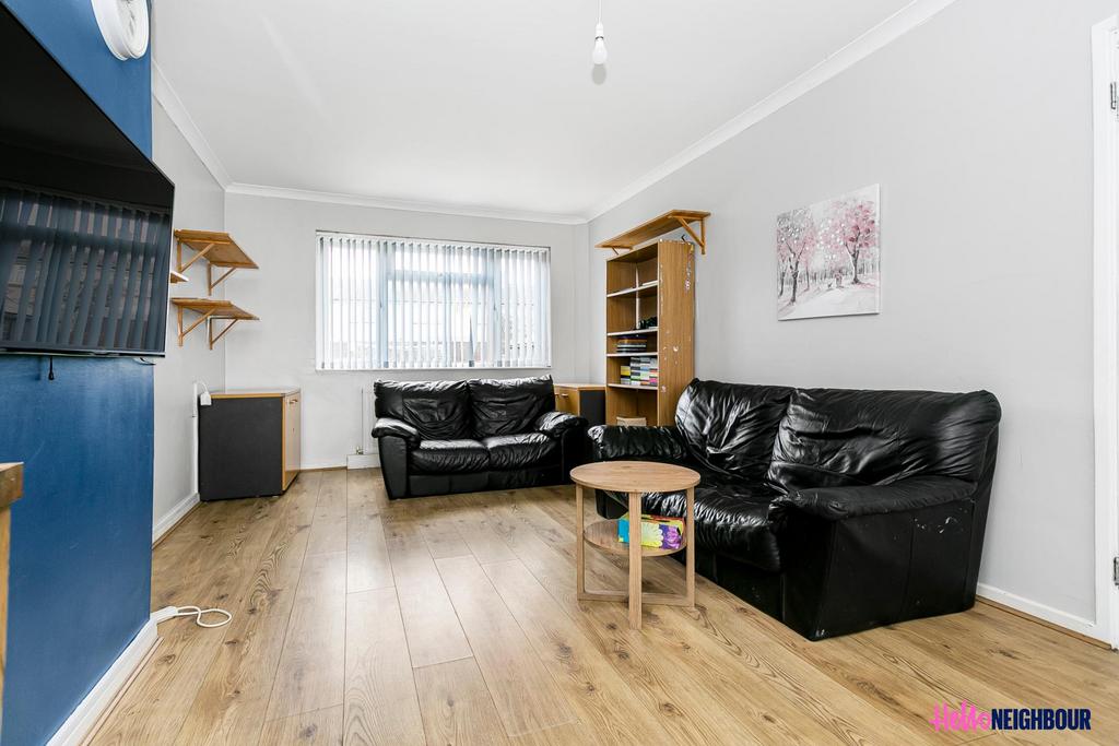 Mulberry Crescent, London, UB7 3 bed terraced house £1,750 pcm (£404 pw)
