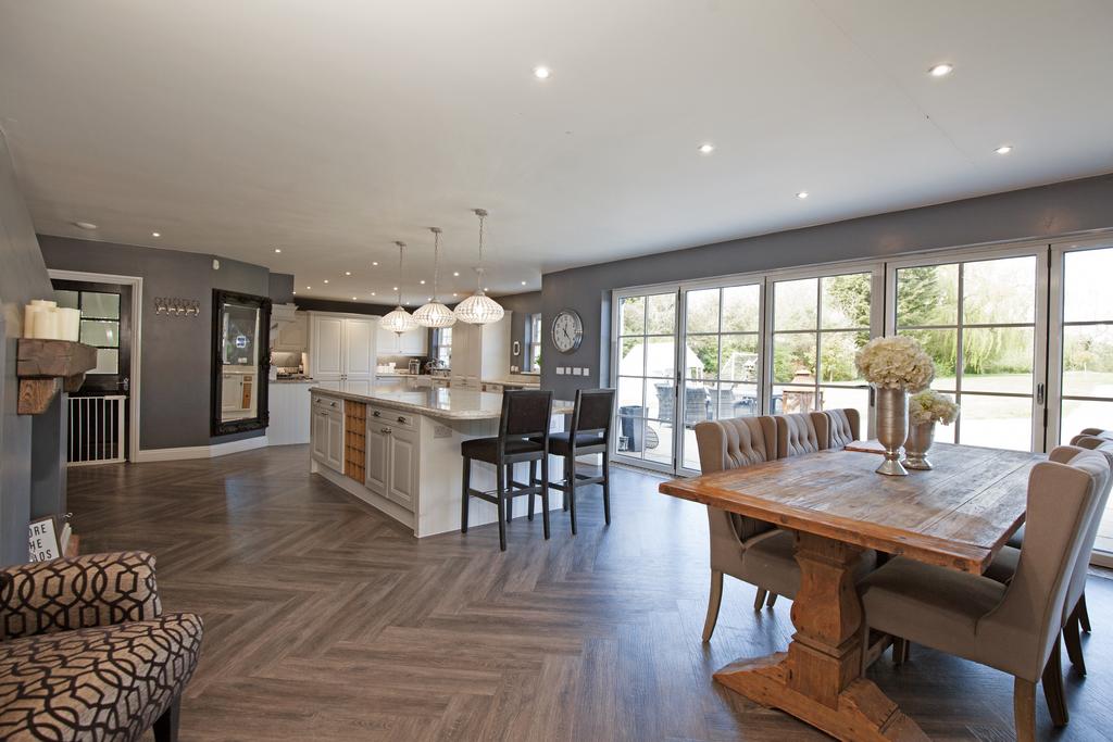 Kitchen/Dining Area