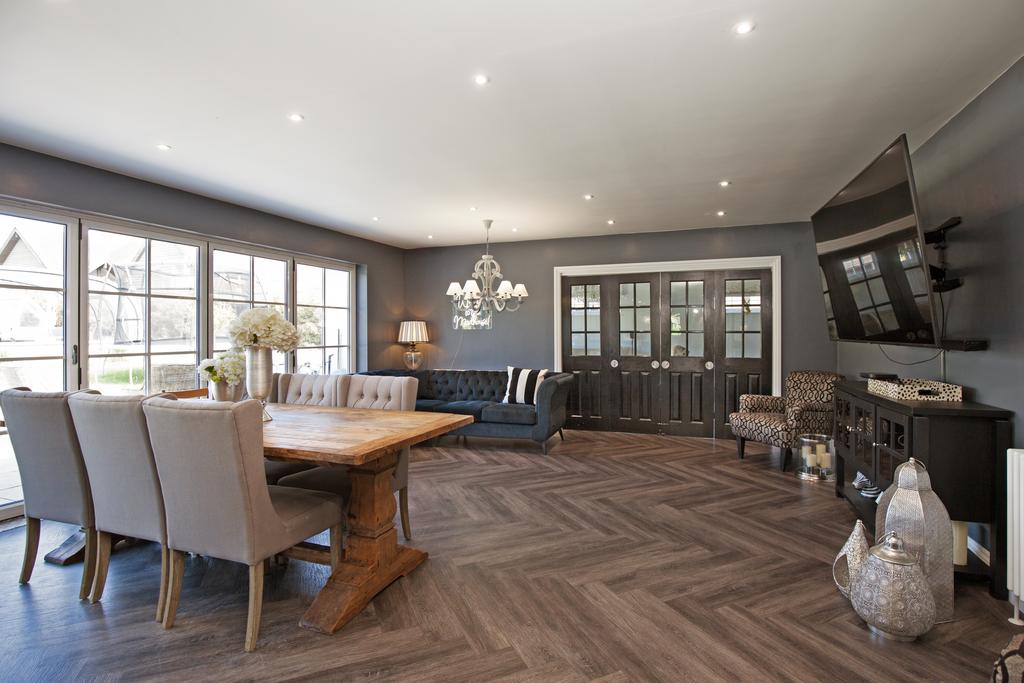 Kitchen Family Room