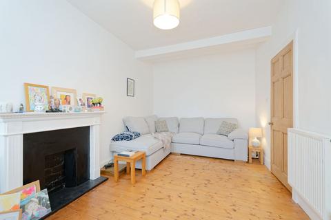 32b Beach Lane, EH21 6LB