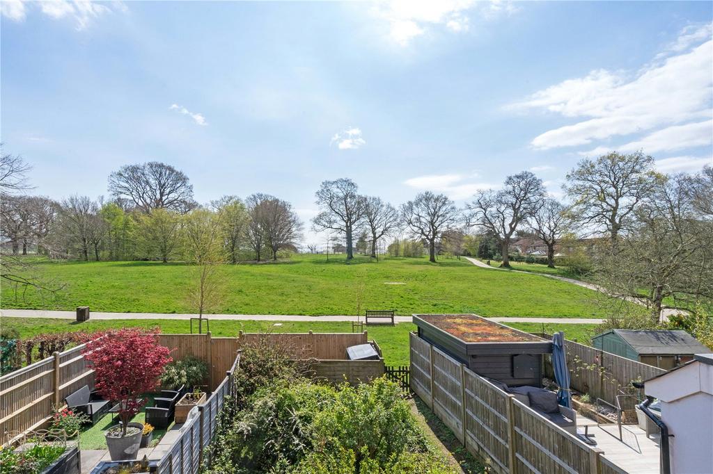 Napier Road, Napier Road, Tunbridge Wells, Kent, TN2 3 bed end of