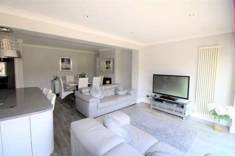 139 Corbets Tey Road, Upminster, RM14 2AX