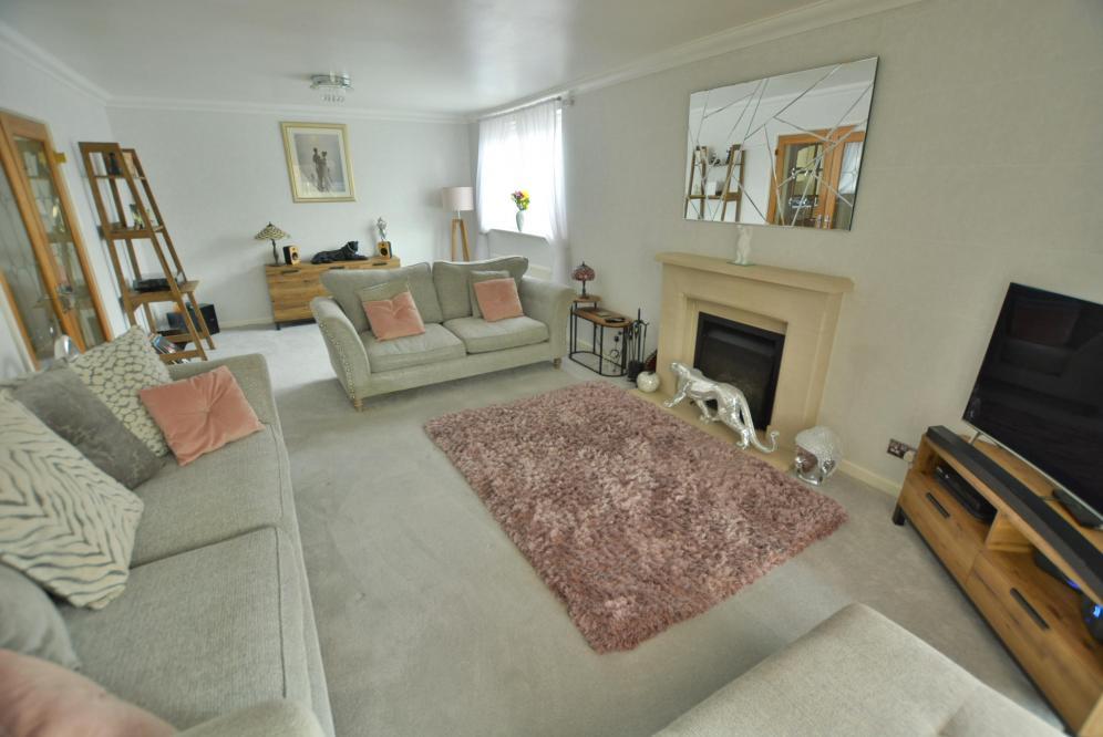 Blandford Road, Sturminster Marshall, BH21 4AF 4 bed detached bungalow
