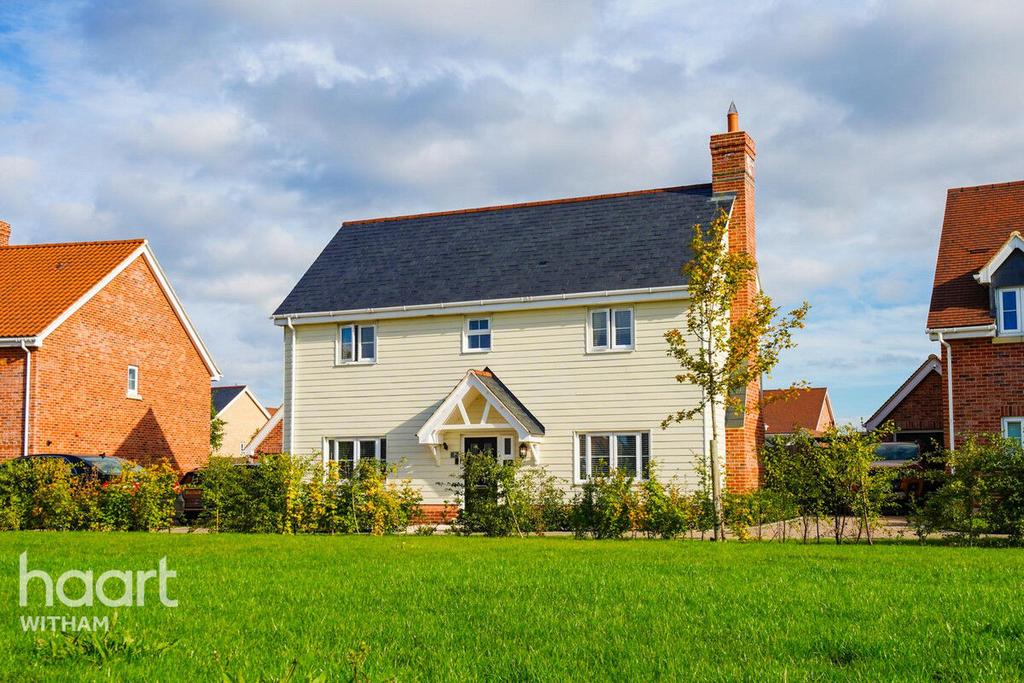 Elm Way, Latchingdon 4 bed detached house £575,000