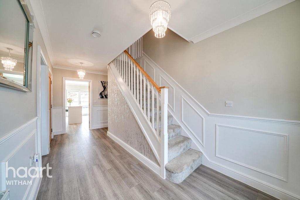 Elm Way, Latchingdon 4 bed detached house for sale £575,000