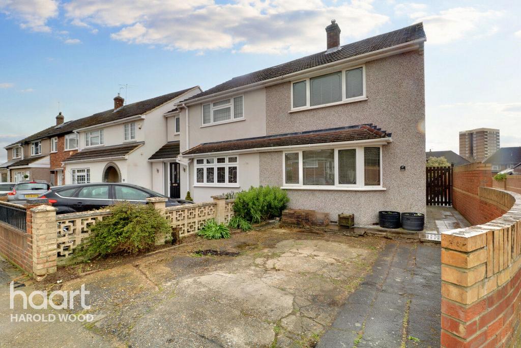 Archway, Romford 3 bed semidetached house for sale £375,000