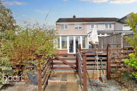 47 Archway, Romford, RM3 7EB