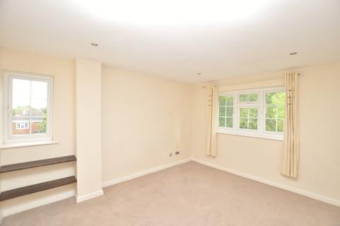 1 bedroom apartment to rent, Lyn Court, Ferndown Close, Guildford, Surrey, GU1