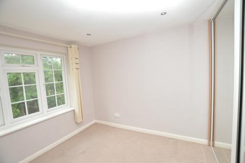 1 bedroom apartment to rent, Lyn Court, Ferndown Close, Guildford, Surrey, GU1