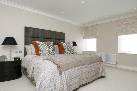 4 bedroom apartment to rent, Hornton Court West, 2 Campden Hill Road, London, W8