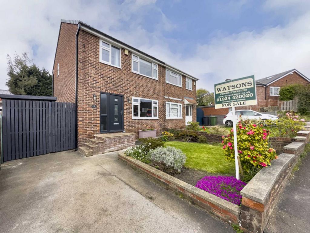 Field Close, Heckmondwike 3 bed semidetached house £225,000