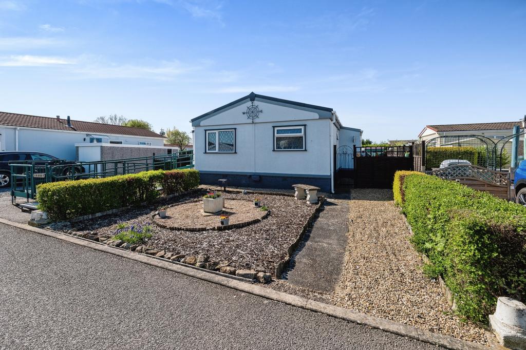 Allington Gardens, Grantham, Lincolnshire, NG32 2 bed park home for sale £110,000