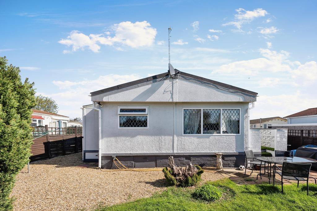 Allington Gardens, Grantham, Lincolnshire, NG32 2 bed park home for