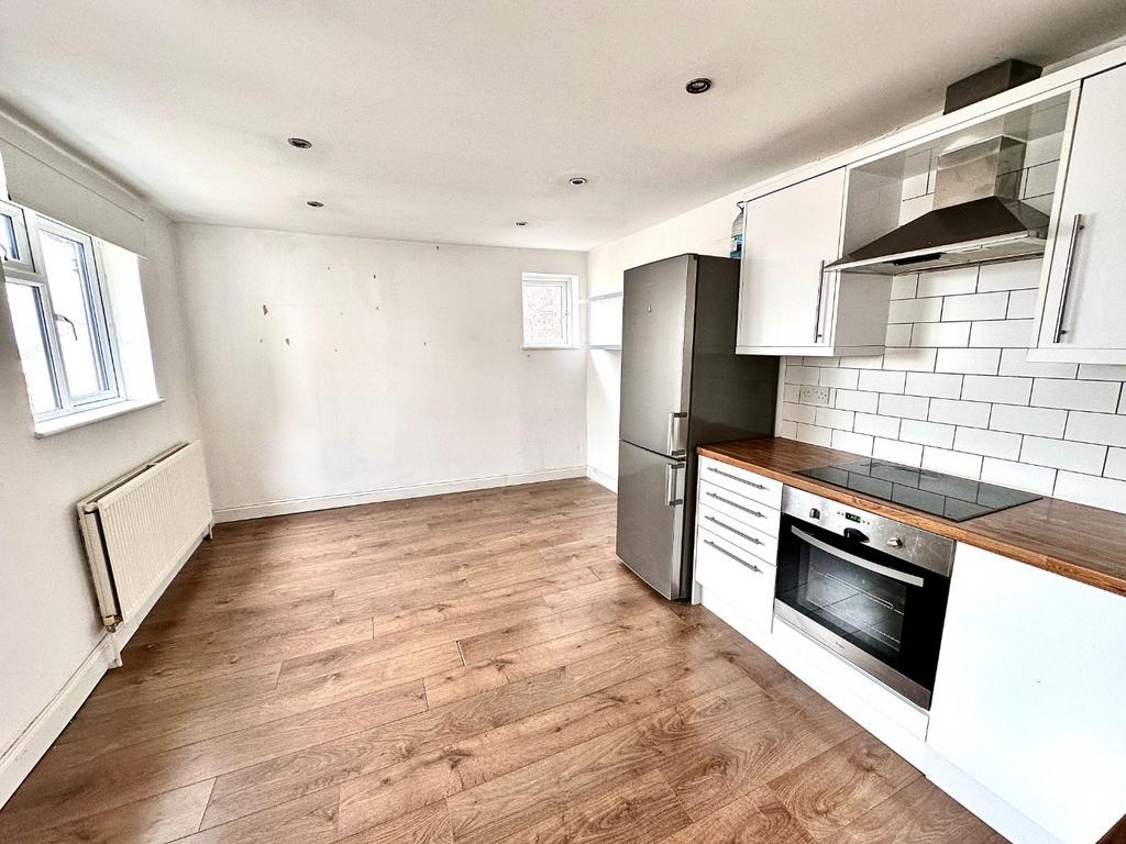 Plumstead Common Road, Plumstead... 2 bed £1,550 pcm (£358 pw)