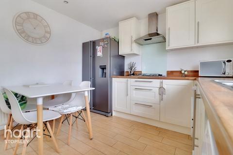 6 Belsham Place, Luton, LU2 9UT