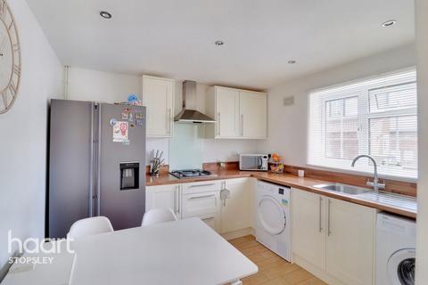 6 Belsham Place, Luton, LU2 9UT