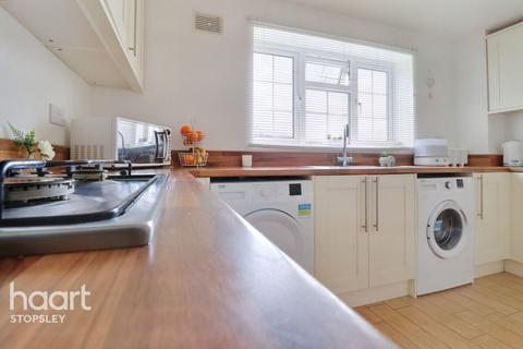 6 Belsham Place, Luton, LU2 9UT