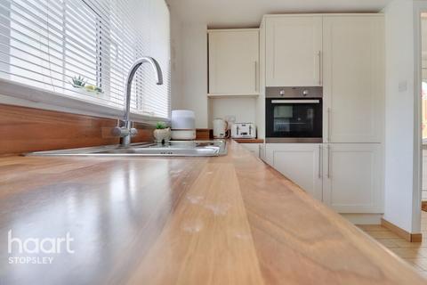 6 Belsham Place, Luton, LU2 9UT
