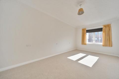 1 bedroom retirement property for sale, Newbury,  Berkshire,  RG14