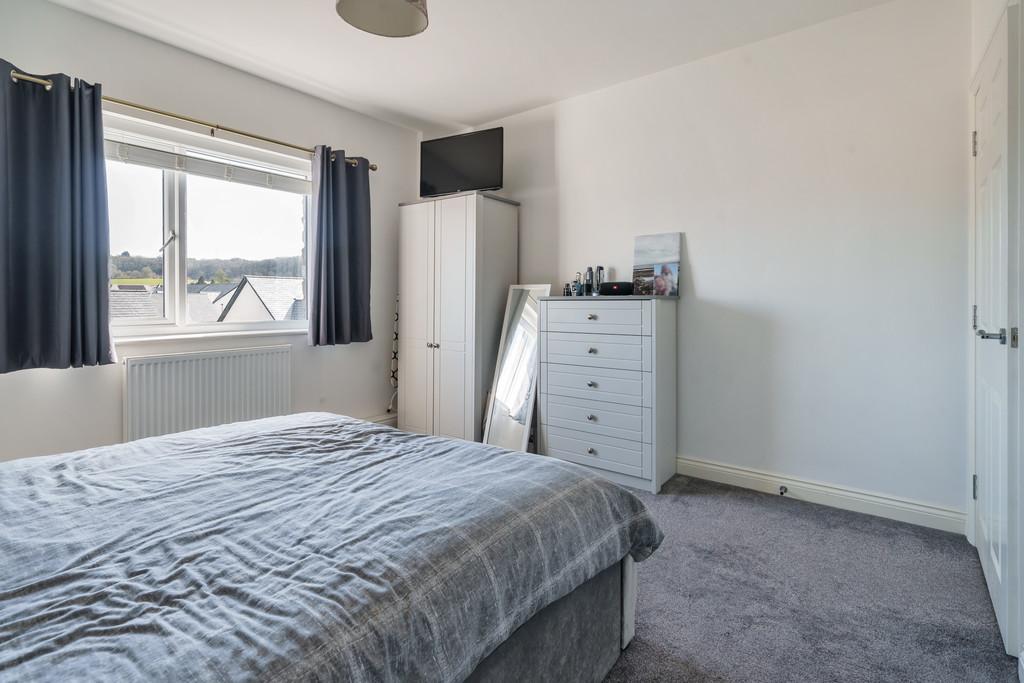 Large double bedroom