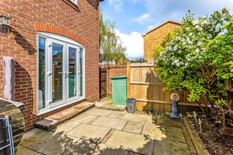 49 Oswald Close, Fetcham, Leatherhead, KT22 9UA
