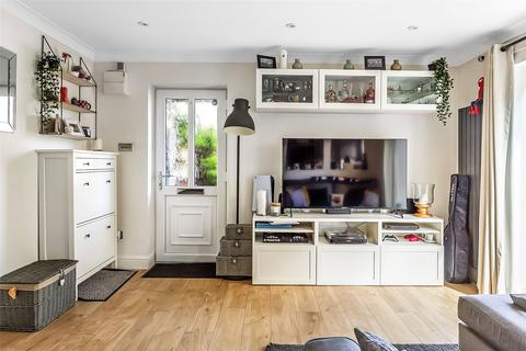 49 Oswald Close, Fetcham, Leatherhead, KT22 9UA