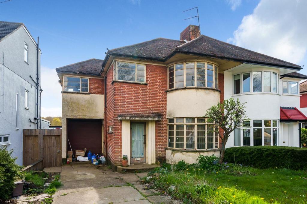 Hampden Way, Southgate 4 bed semidetached house for sale £600,000