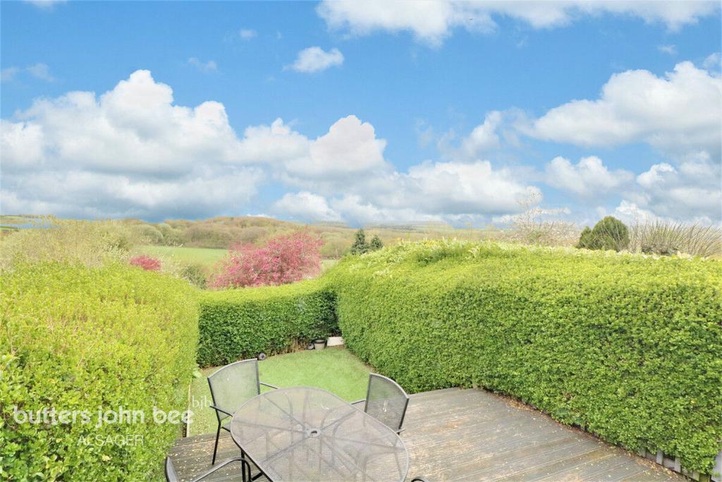 High Street, Alsagers Bank 3 bed semidetached house £160,000