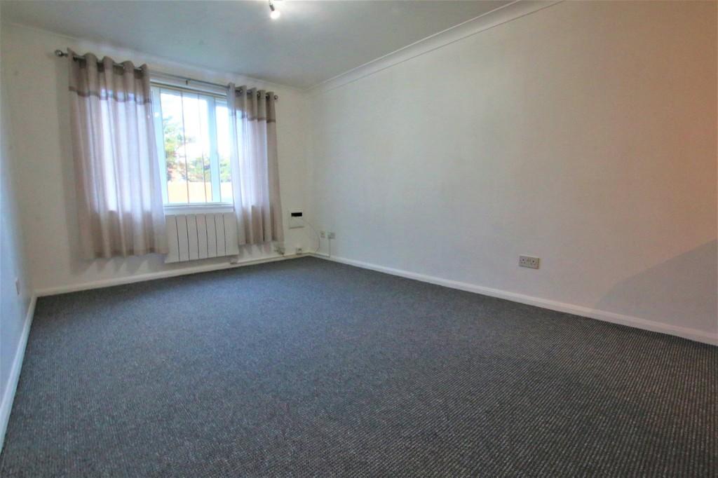 Colnbrook 1 bed apartment £1,100 pcm (£254 pw)