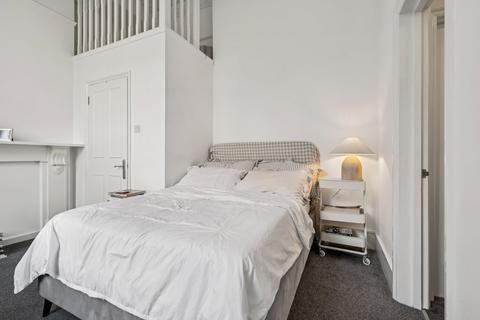 Studio to rent, Chepstow Place, Notting Hill