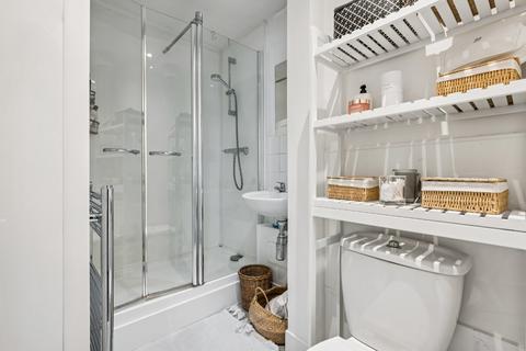 Studio to rent, Chepstow Place, Notting Hill