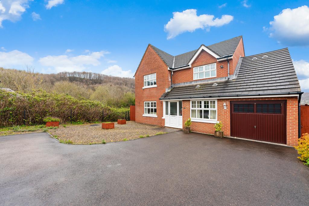 Clos Ysgallen, 4 bed detached house for sale £545,000