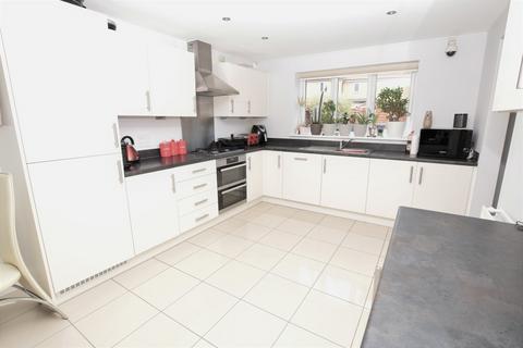 5 Cross Road, Clacton-on-sea, CO16 8GD