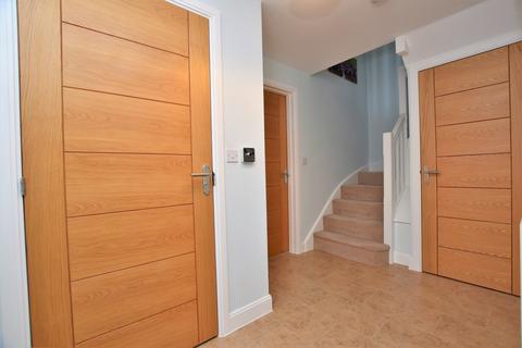 5 Cross Road, Clacton-on-sea, CO16 8GD