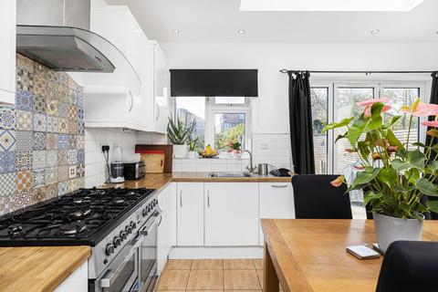 17 Khama Road, London, SW17 0EN