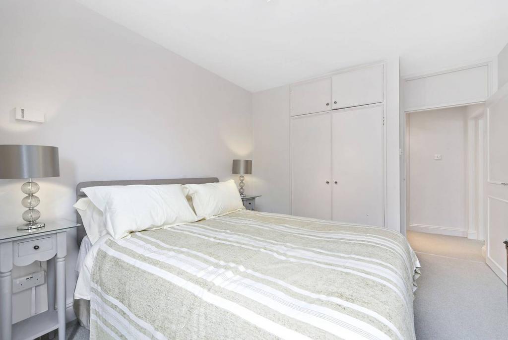 Sloane Avenue, Sloane Square, London... 2 bed flat £5,850 pcm (£1,350 pw)