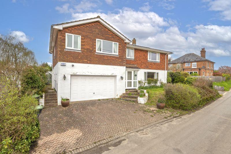 Claygate Lane, Shipbourne, Tonbridge, TN11 9RN 5 bed detached house for