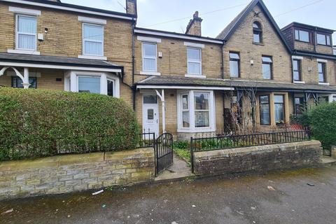 11 Spring Place, Bradford, BD7 1RG